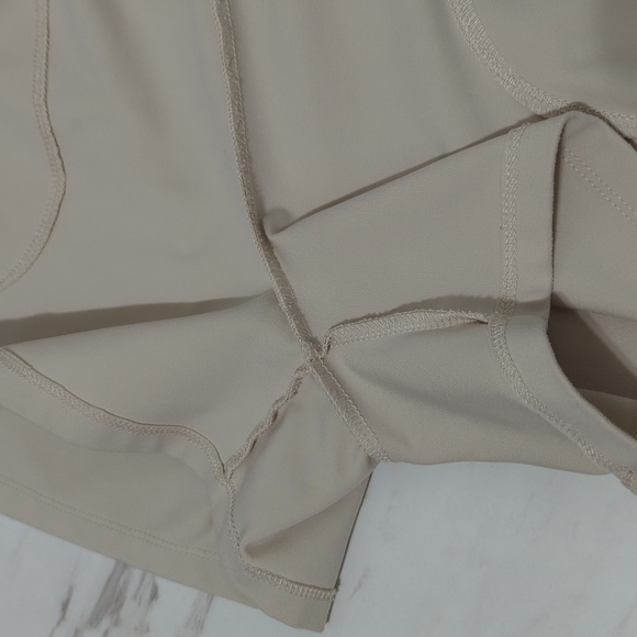 Cynthia Rowley Cream Shorts Size Medium - Picture 7 of 14